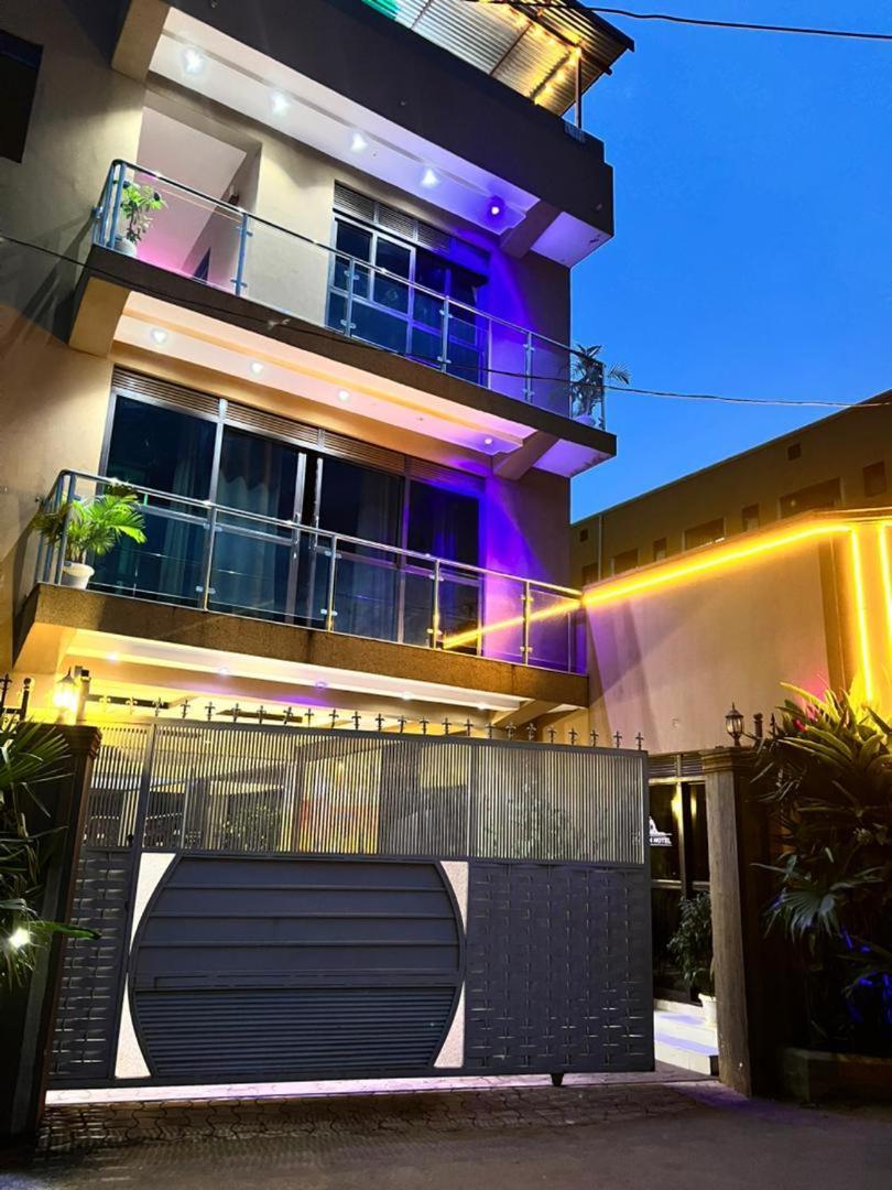 Javelin Hotel , Kampala, Uganda Tula エクステリア 写真